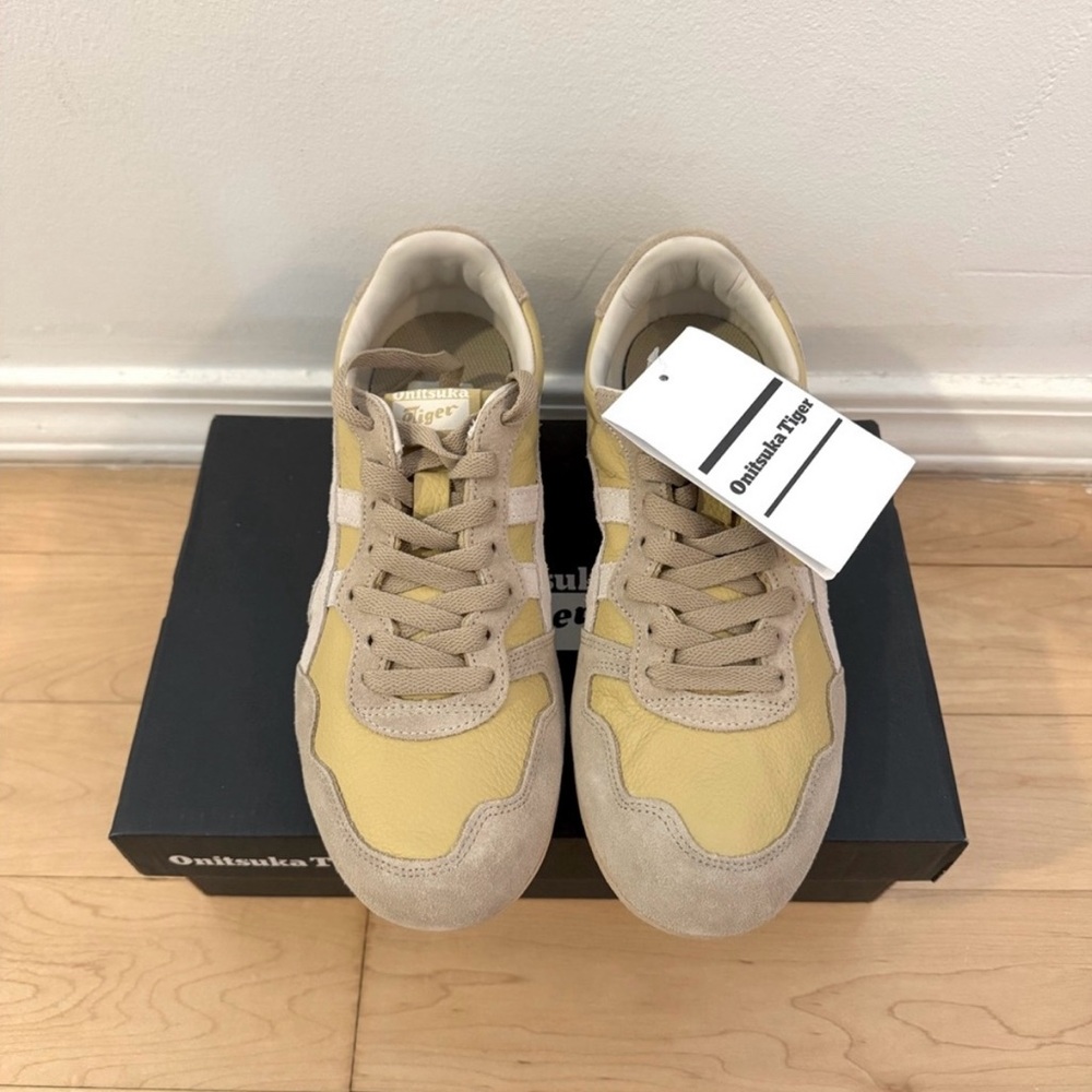 Onitsuka Tiger Serrano Vin in Mineral Brown Cream (Size Mens 6.5 / Womens 8).